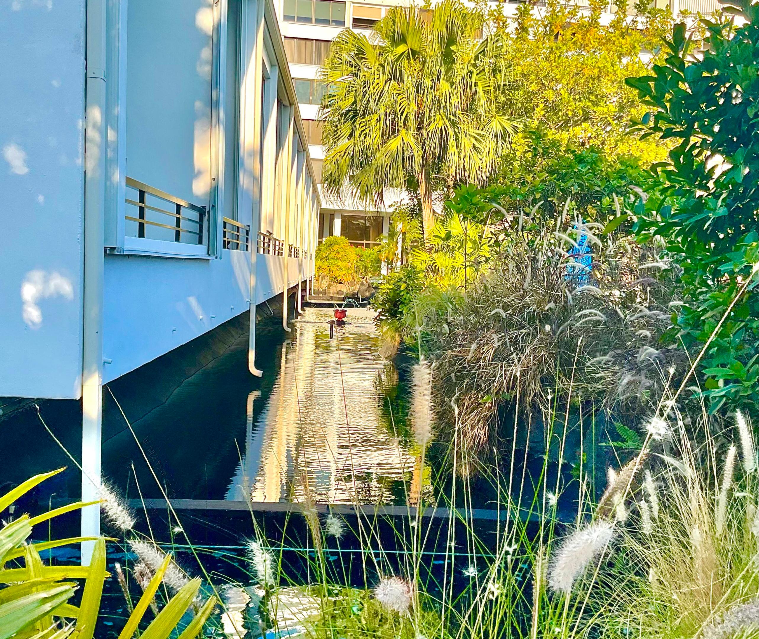 MAYFAIR HOUSE CONDO - Residential