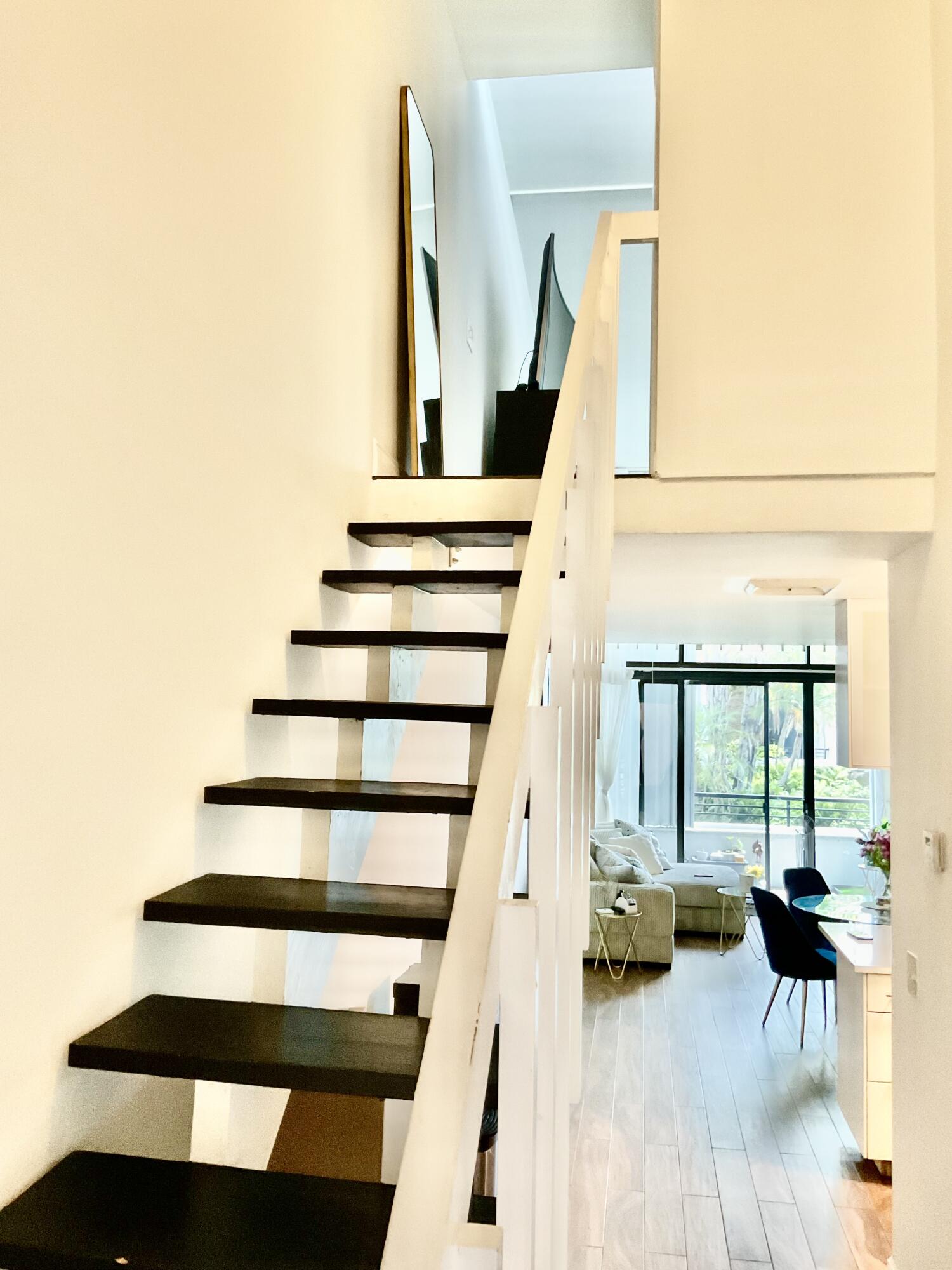 MAYFAIR HOUSE CONDO - Residential
