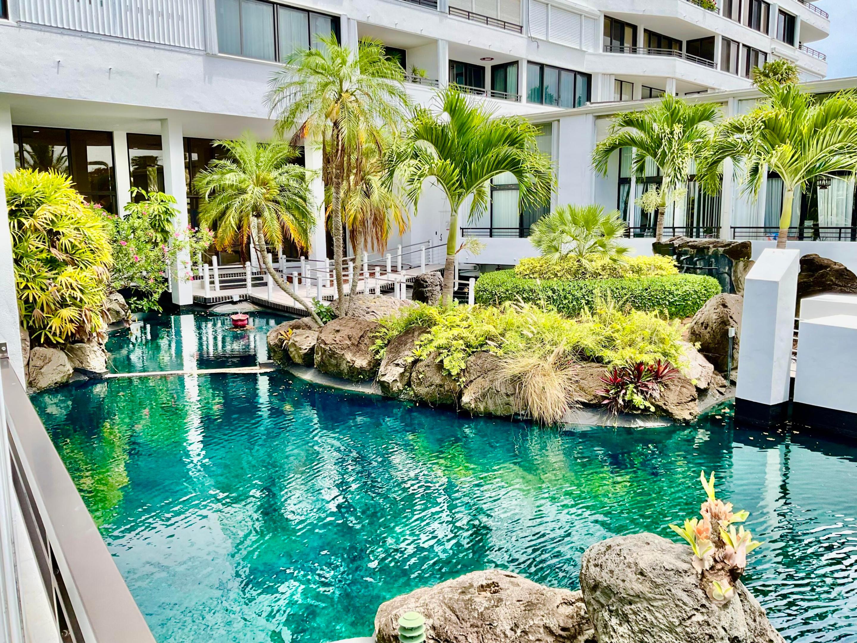 MAYFAIR HOUSE CONDO - Residential