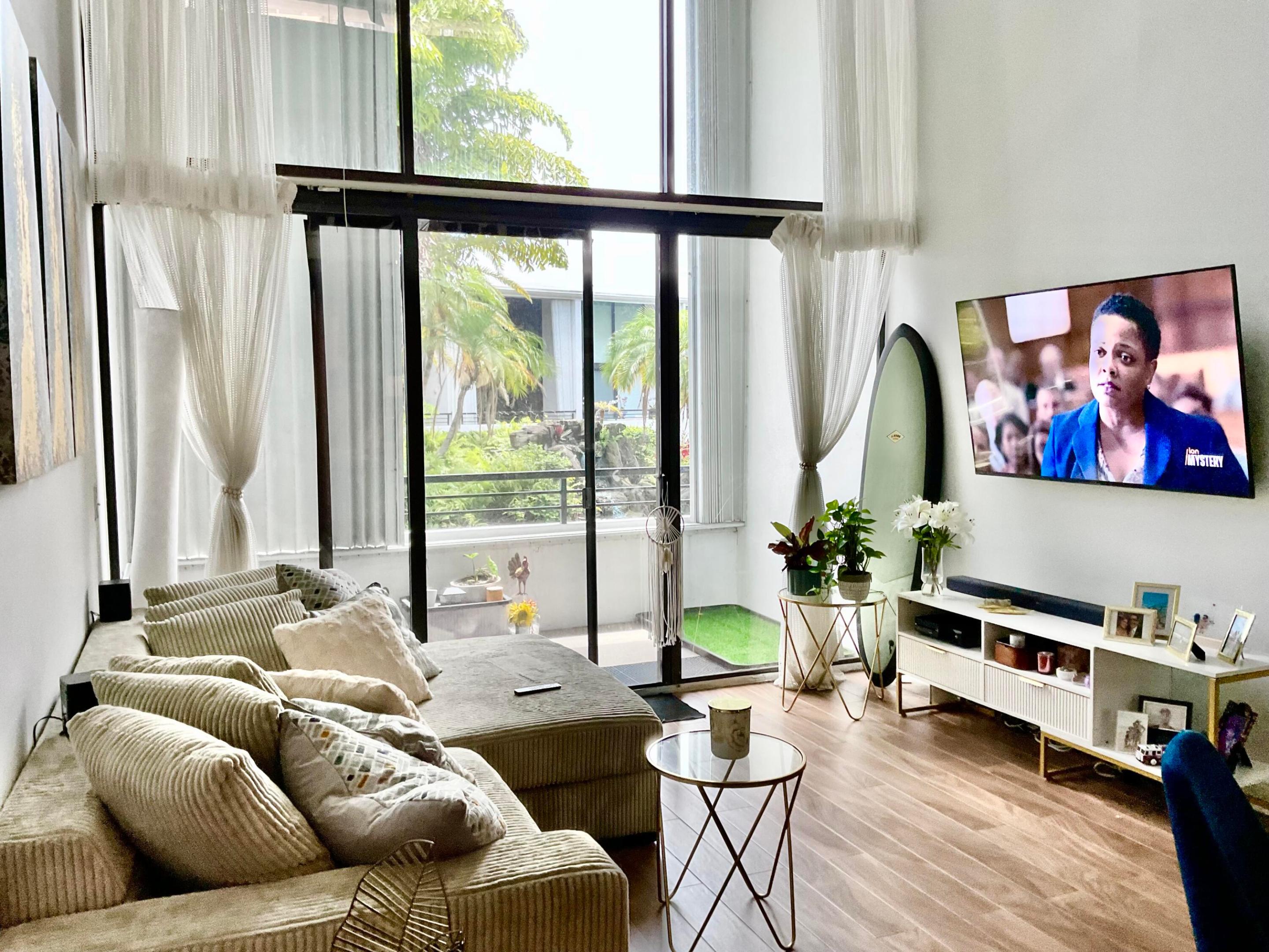 MAYFAIR HOUSE CONDO - Residential