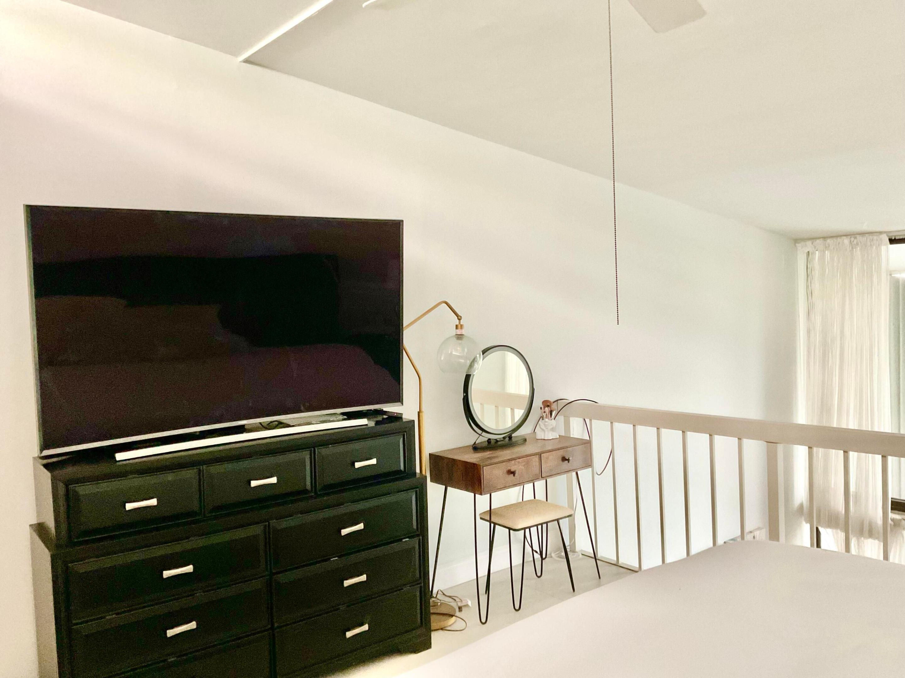 MAYFAIR HOUSE CONDO - Residential