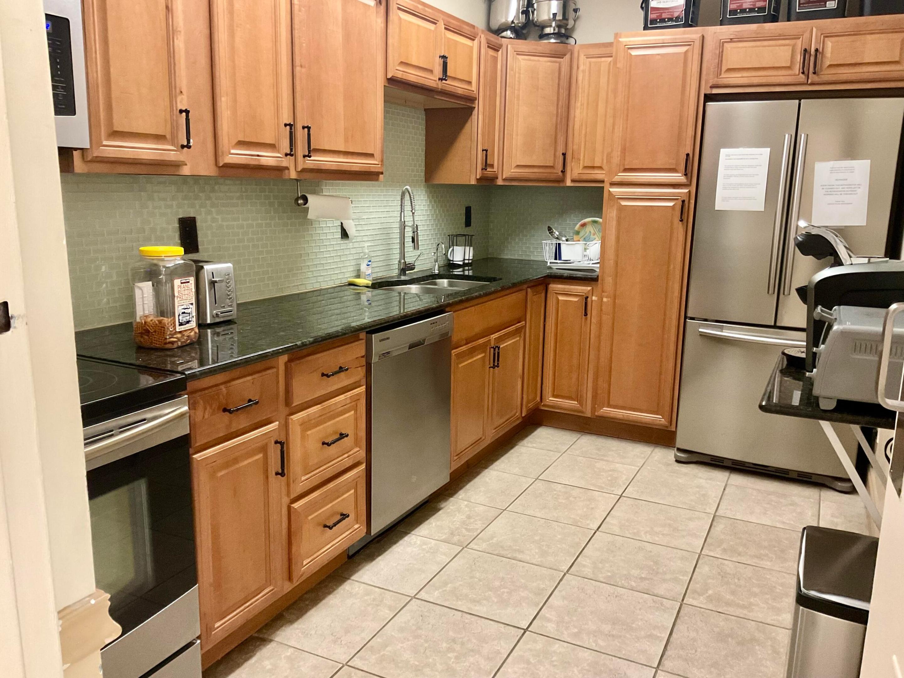 MAYFAIR HOUSE CONDO - Residential