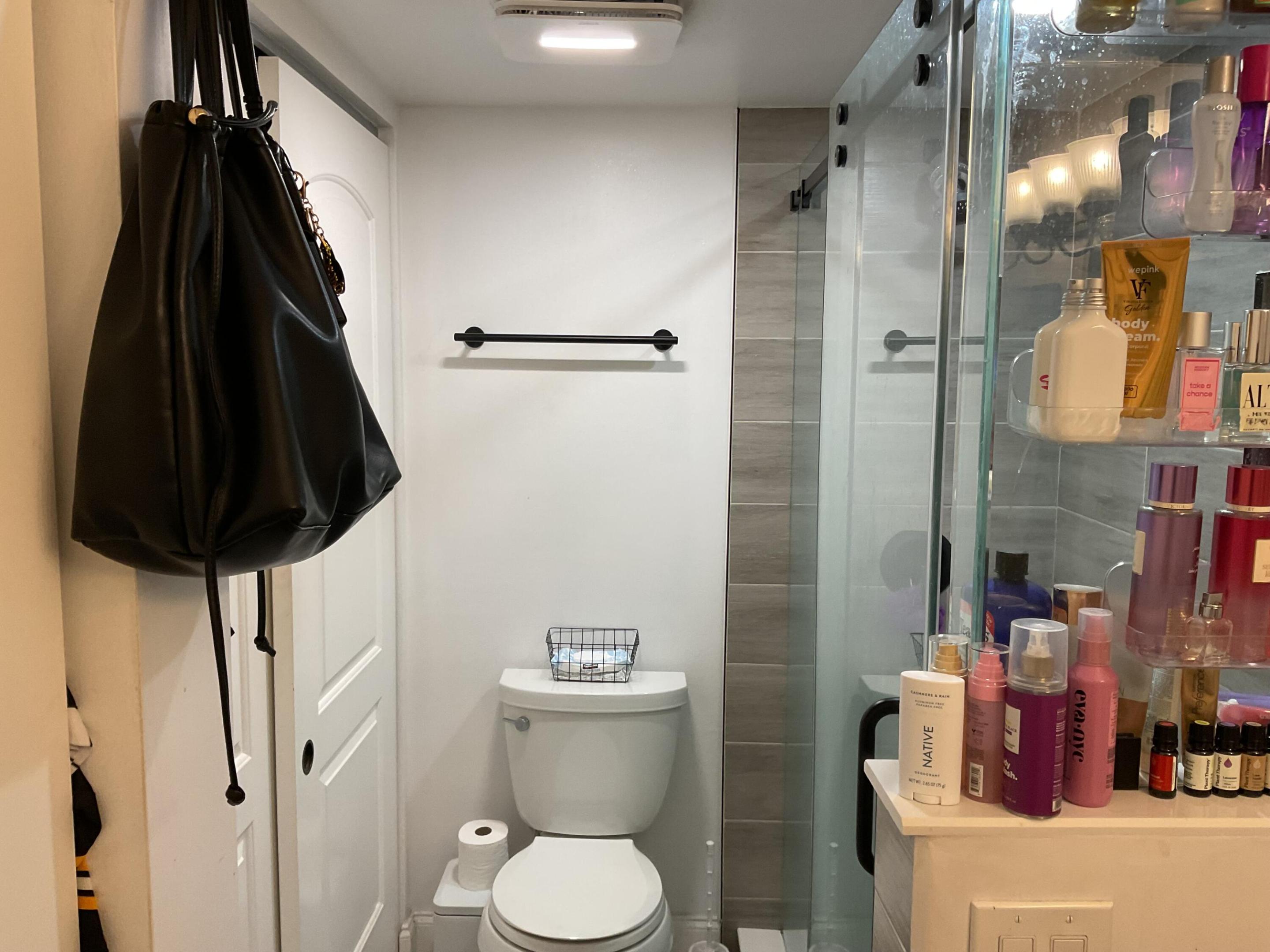 MAYFAIR HOUSE CONDO - Residential
