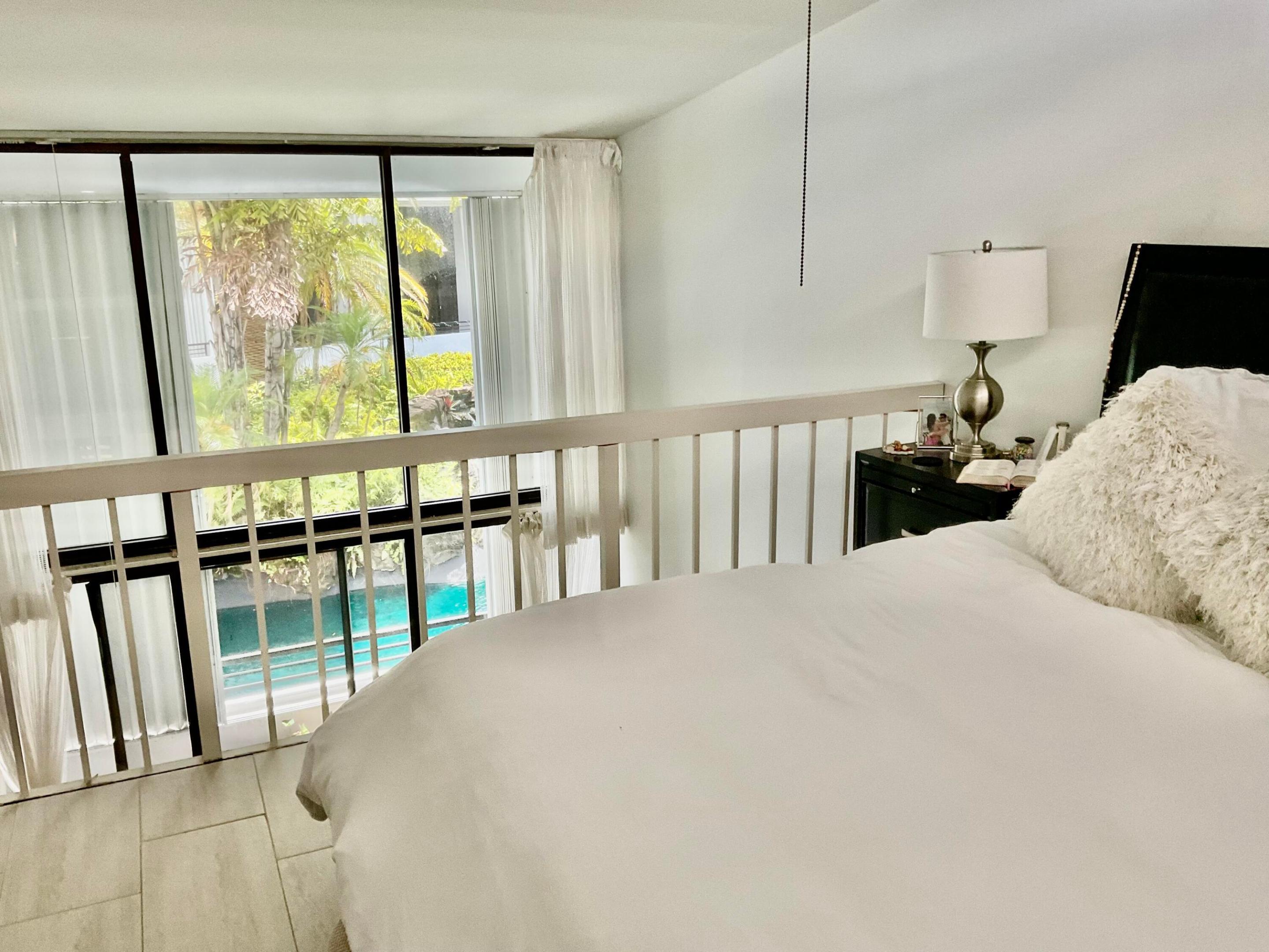 MAYFAIR HOUSE CONDO - Residential