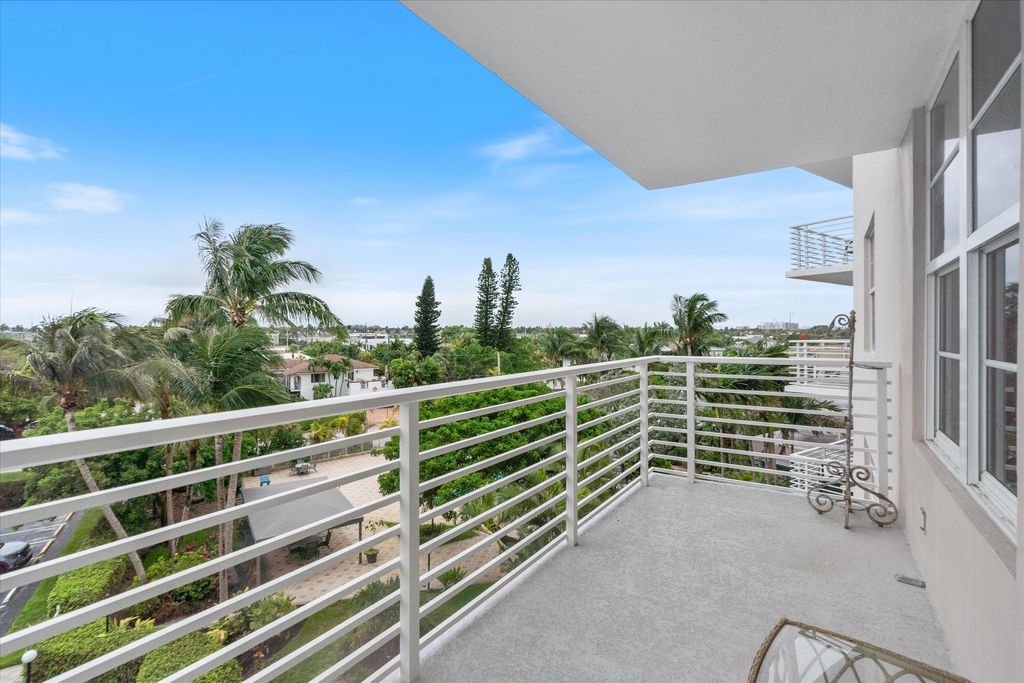 Photo of 2851 S Ocean Boulevard #4m, Boca Raton, FL 33432 (MLS # R10995880)