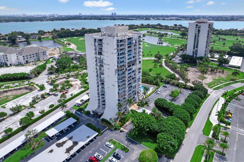 LANDS OF THE PRESIDENT CONDO 3 - Residential