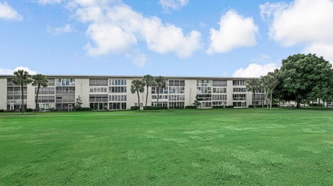 Tiny photo for 4402 MARTINIQUE CT #D4, Coconut Creek, FL 33066 (MLS # B26089636)