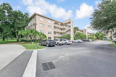 Tiny photo for 4402 MARTINIQUE CT #D4, Coconut Creek, FL 33066 (MLS # B26089636)