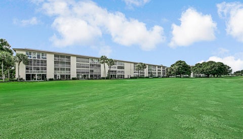 Tiny photo for 4402 MARTINIQUE CT #D4, Coconut Creek, FL 33066 (MLS # B26089636)