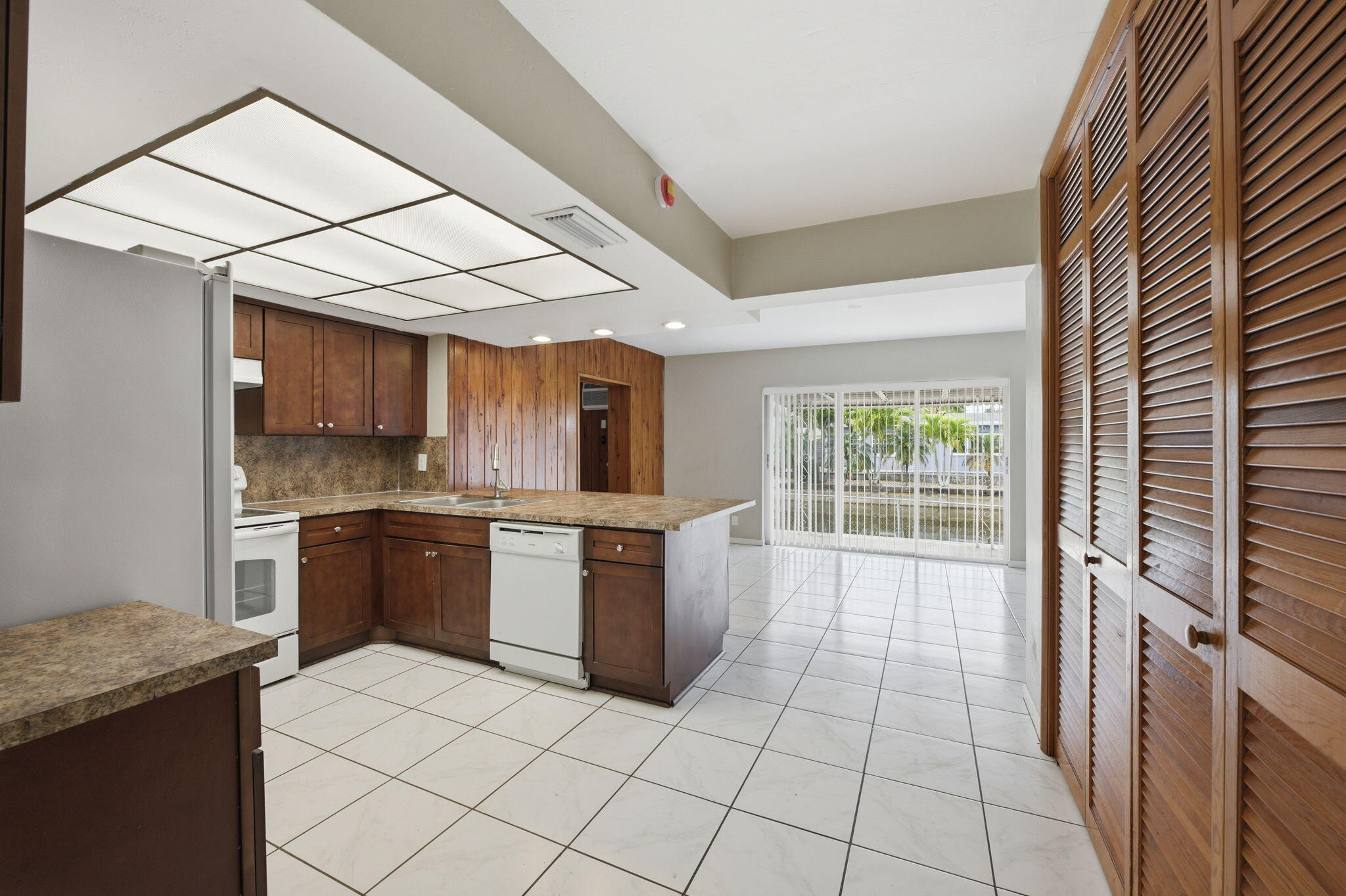 ROYAL PALM ACRES EIGHTH SEC - Residential