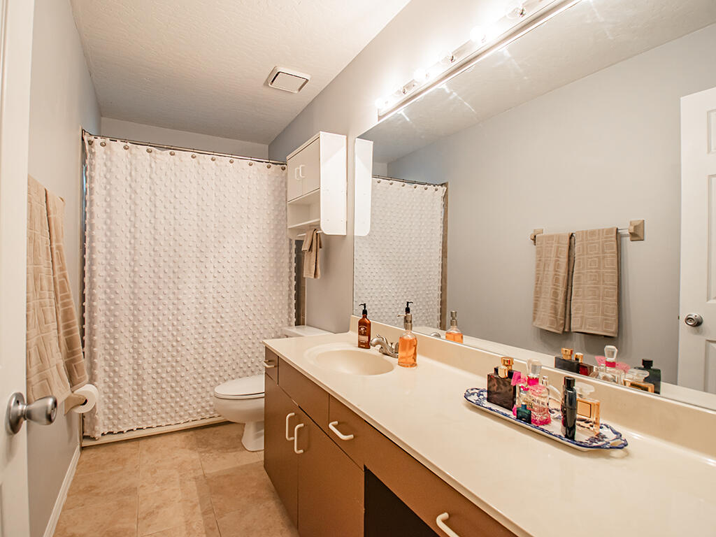 PINE TREE PARK UNIT NO 3 - Residential