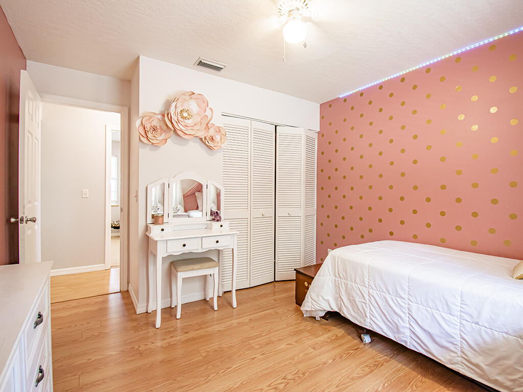 PINE TREE PARK UNIT NO 3 - Residential