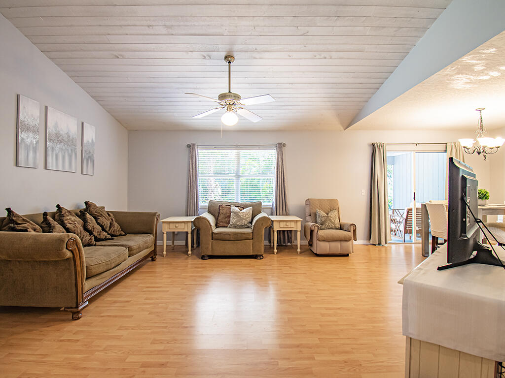 PINE TREE PARK UNIT NO 3 - Residential