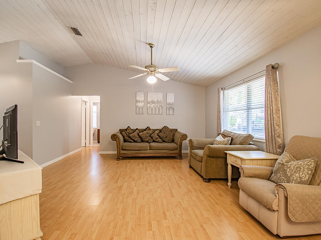 PINE TREE PARK UNIT NO 3 - Residential