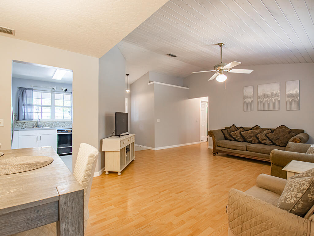 PINE TREE PARK UNIT NO 3 - Residential