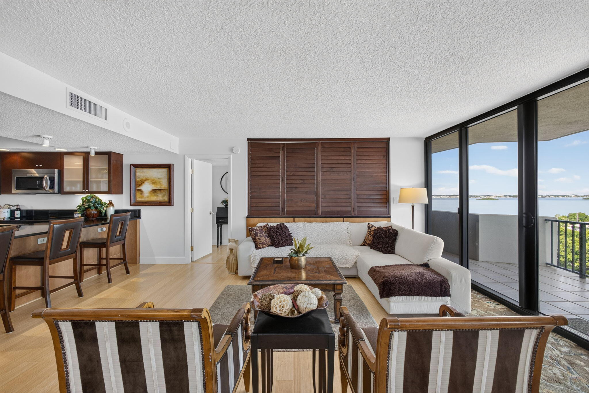 4200 N Ocean Drive 1-905