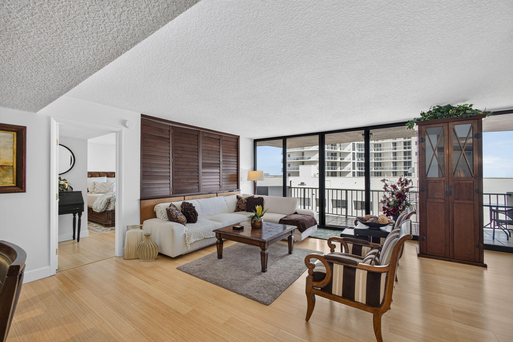 4200 N Ocean Drive 1-905