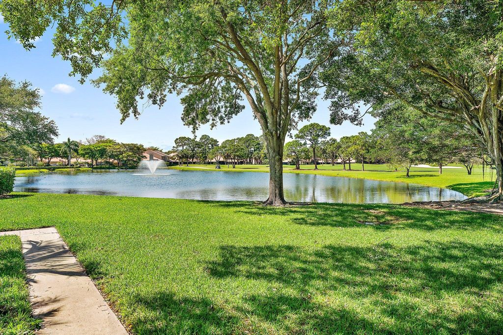 Photo of 1116 11th Terrace, Palm Beach Gardens, FL 33418 (MLS # R10950277)