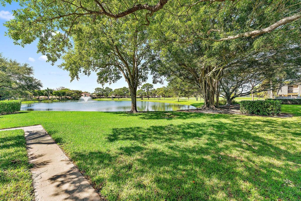 Photo of 1116 11th Terrace, Palm Beach Gardens, FL 33418 (MLS # R10950277)
