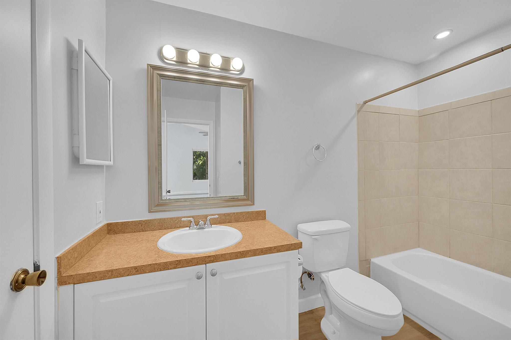 CASABLANCA ISLES CONDO - Residential Lease