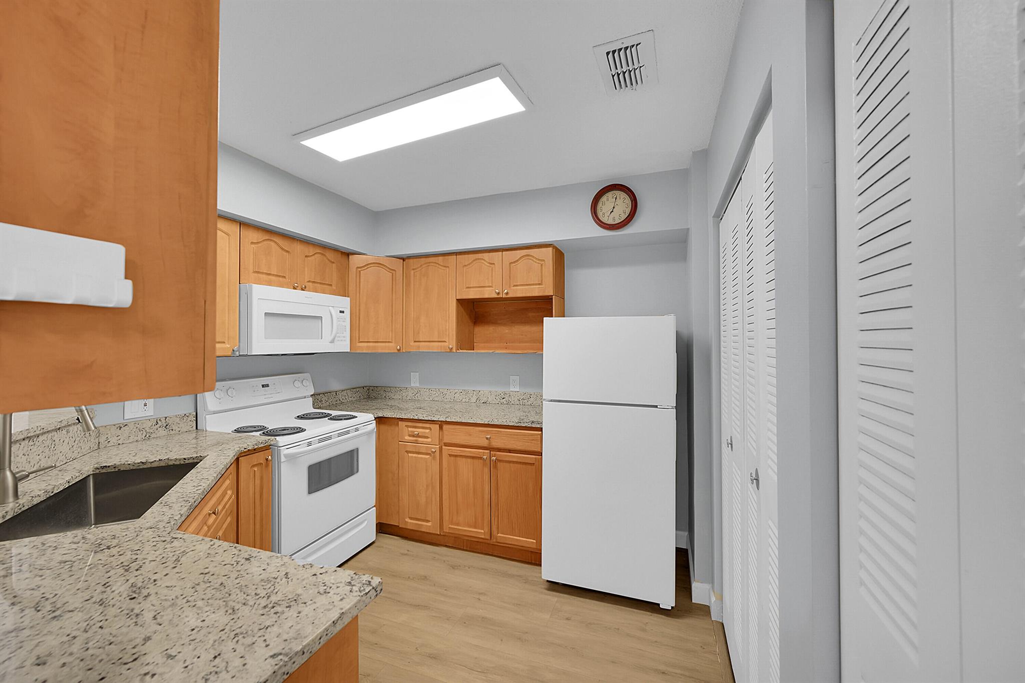 CASABLANCA ISLES CONDO - Residential Lease