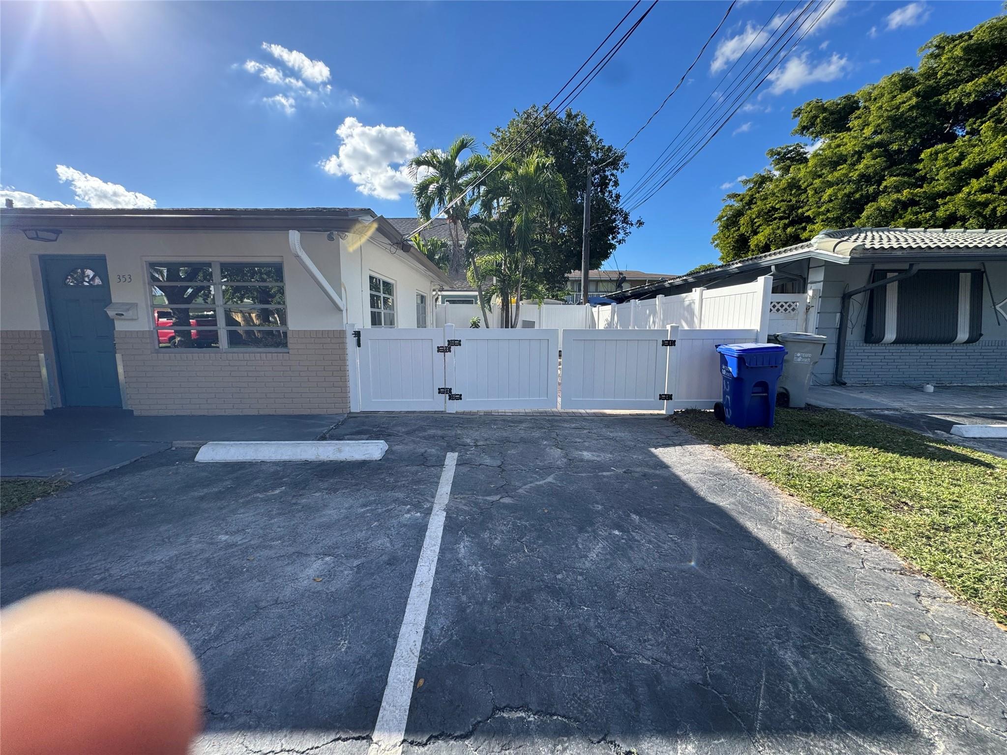 OCEAN DRIVE ESTATES - Residential Lease