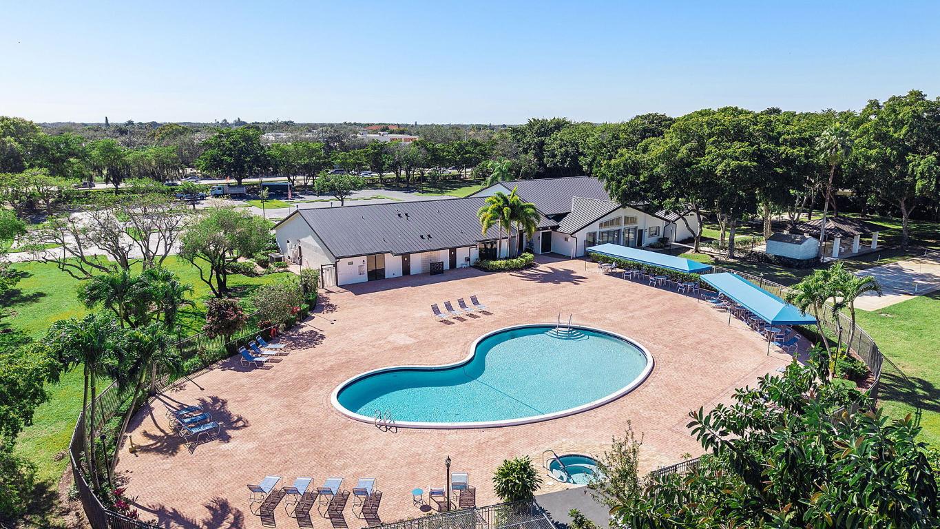 COCO WOOD LAKES SEC 3 - Residential