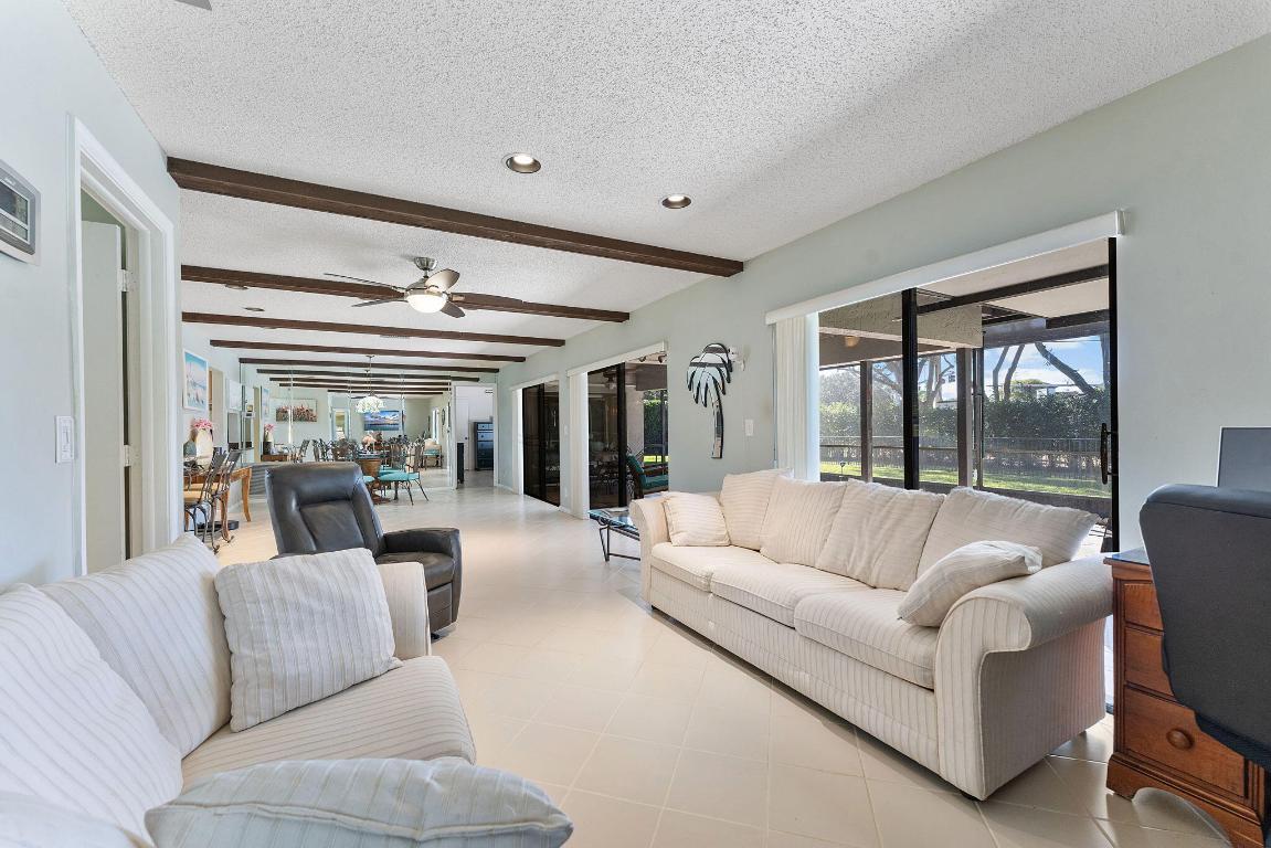 COCO WOOD LAKES SEC 3 - Residential