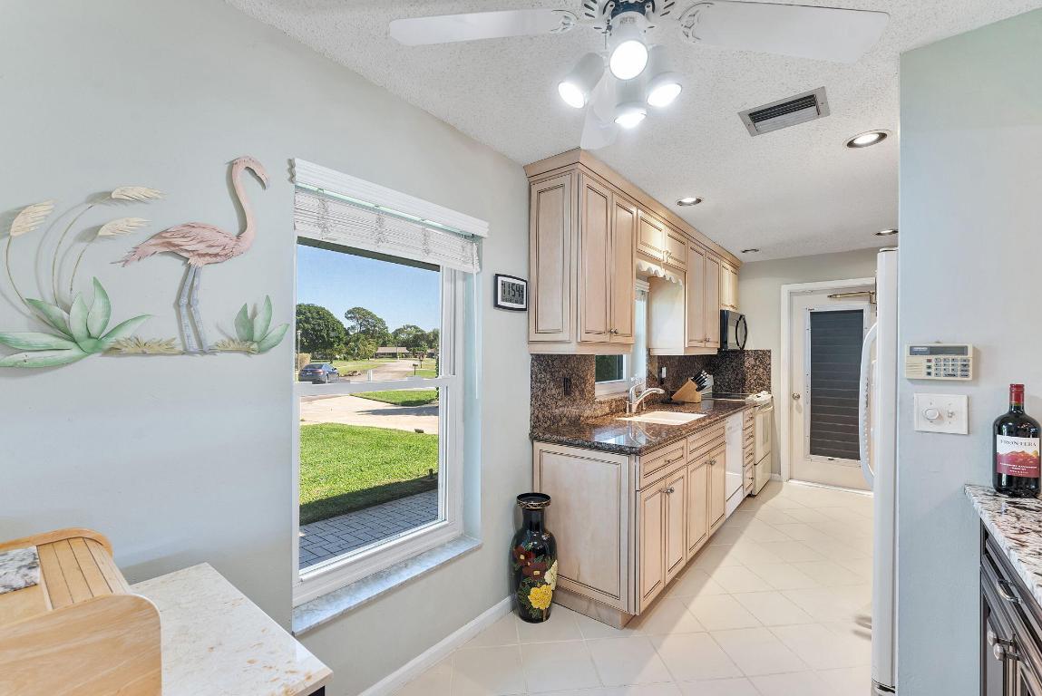 COCO WOOD LAKES SEC 3 - Residential