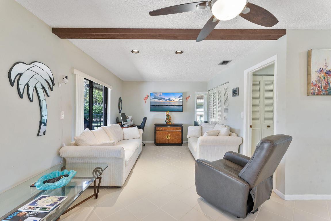 COCO WOOD LAKES SEC 3 - Residential