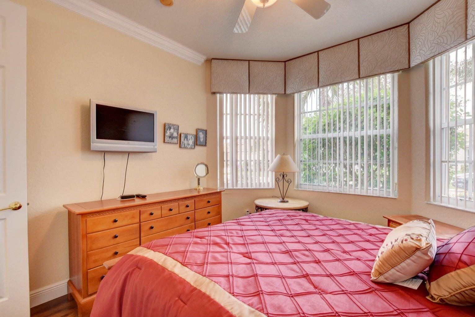 VALENCIA FALLS 7 - Residential