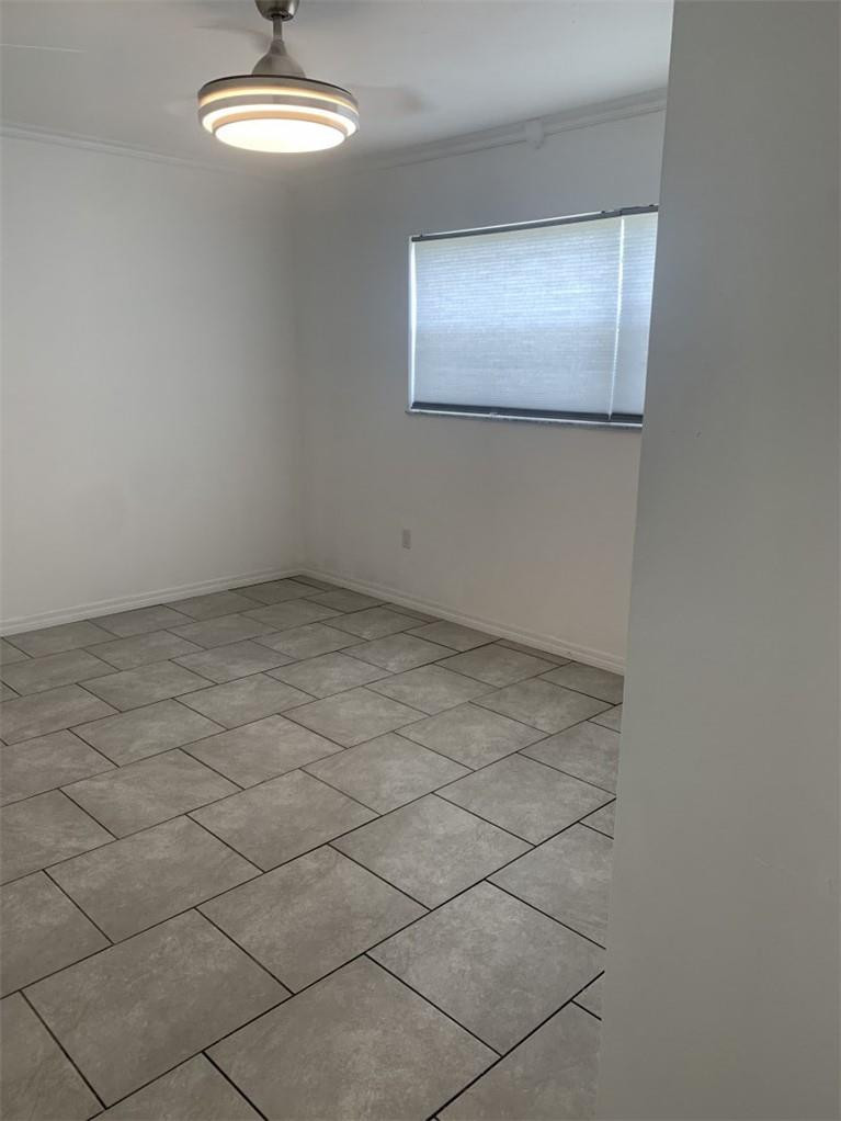 LAKESIDE XI CONDO - Residential