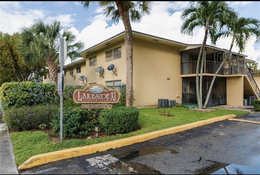 Newly Renovated!   Move-in Ready!  Condominium desirable first floor unit! Within waking distance to shopping and Publix!  Community pool and Clubhouse  New floors New Kitchen Cabinets Upgraded and New Samsung Appliances throughout! New blinds renovated bathrooms and vanities. Upgraded electrical GFI kitchen and baths . Great family starter 2 bed 2 bath Front Screened Porch.