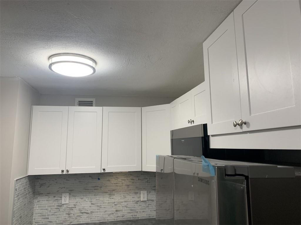 LAKESIDE XI CONDO - Residential
