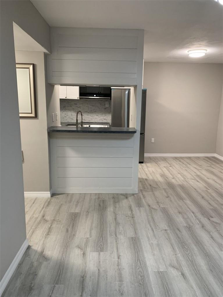 LAKESIDE XI CONDO - Residential