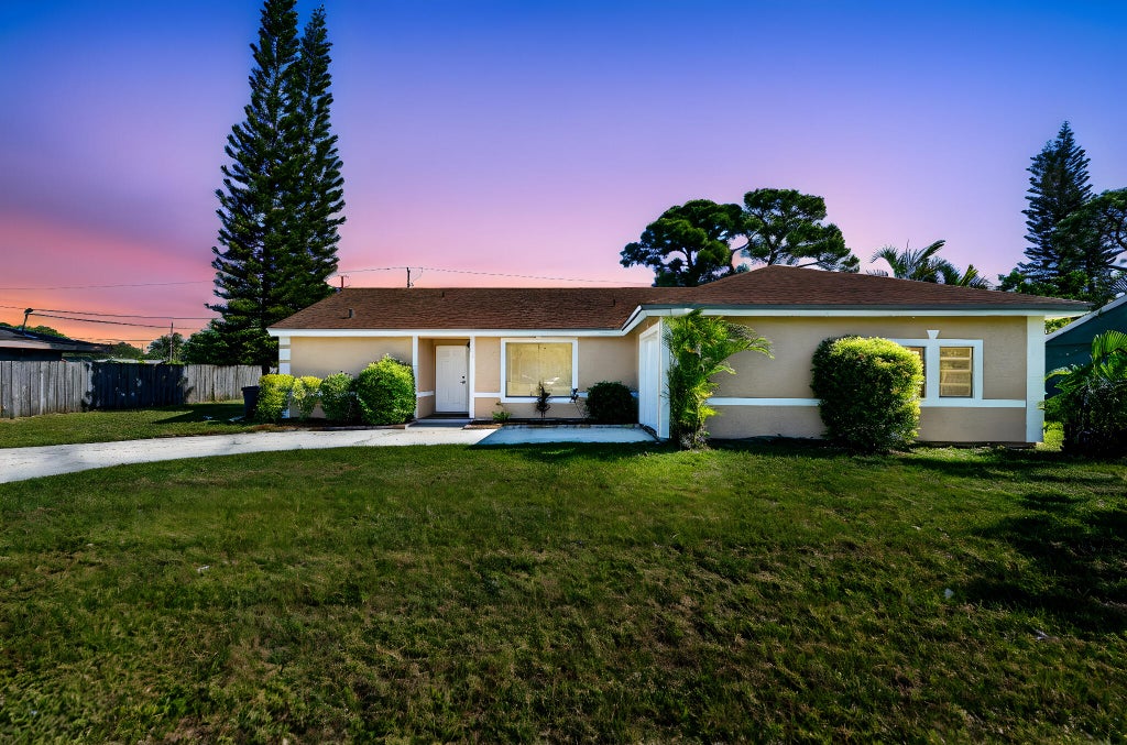 Photo of 175 SE Floresta Drive, Port Saint Lucie, FL 34983 (MLS # R11136639)