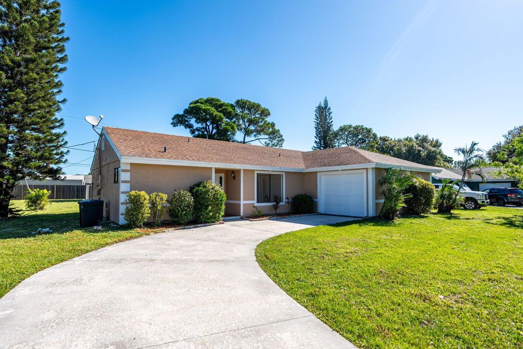 Photo of 175 SE Floresta Drive, Port Saint Lucie, FL 34983 (MLS # R11136639)