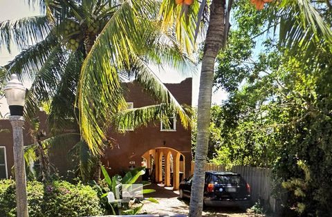 428 El Prado West Palm Beach FL 33405