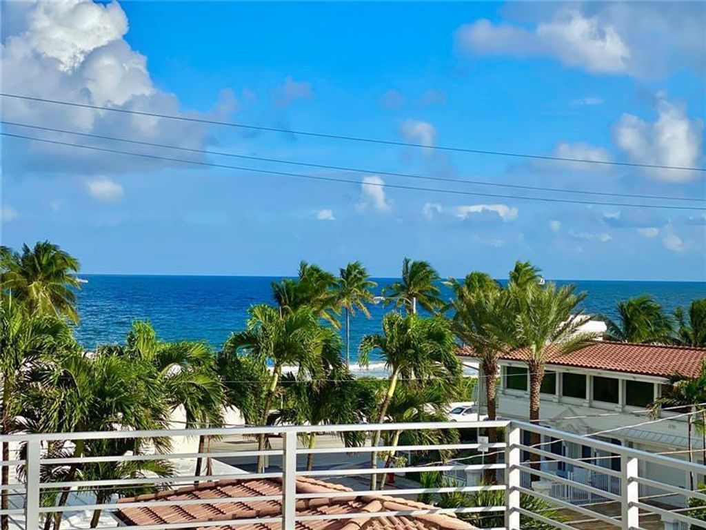 Photo of 3325 NE 18th St, Fort Lauderdale, FL 33305 (MLS # F10466250)