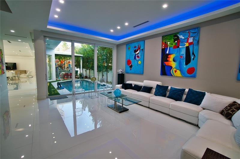 LAS OLAS BY THE SEA - Residential