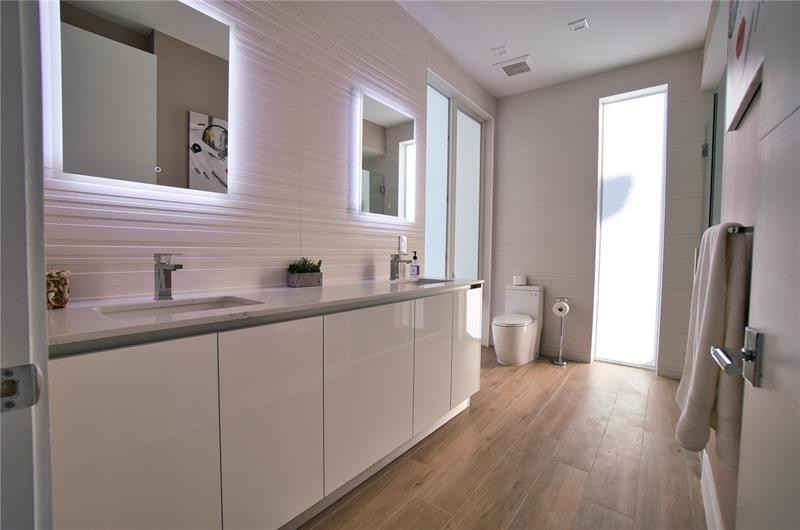 LAS OLAS BY THE SEA - Residential