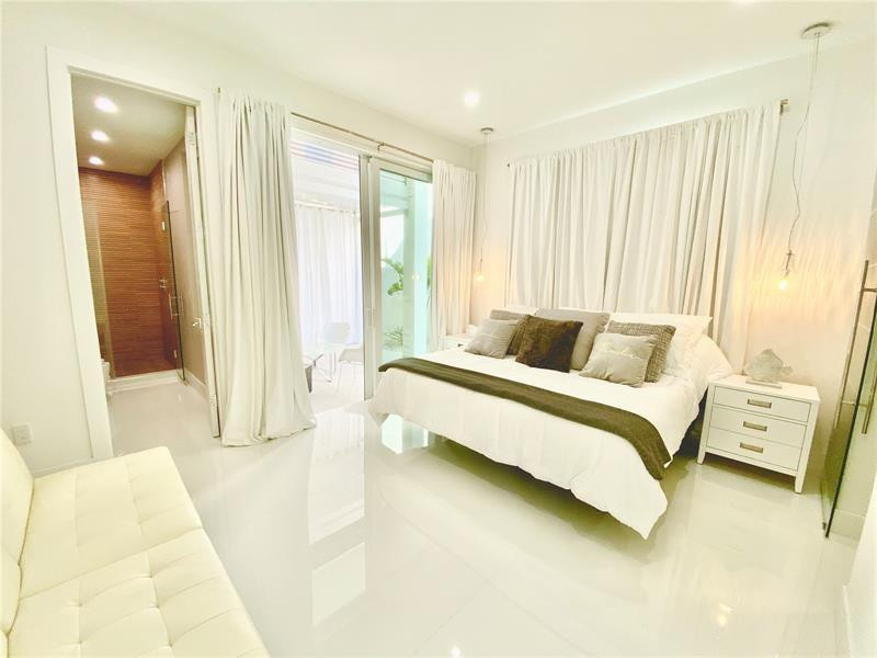 LAS OLAS BY THE SEA - Residential