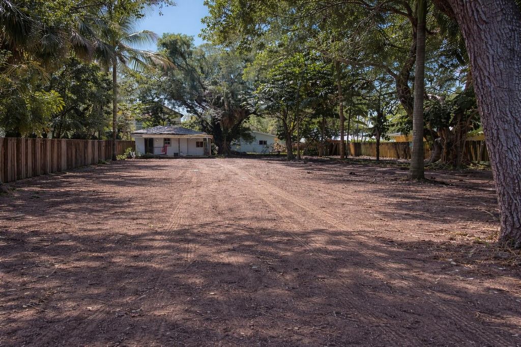 Photo of 806 SW 4th Street, Fort Lauderdale, FL 33312 (MLS # B26015213)