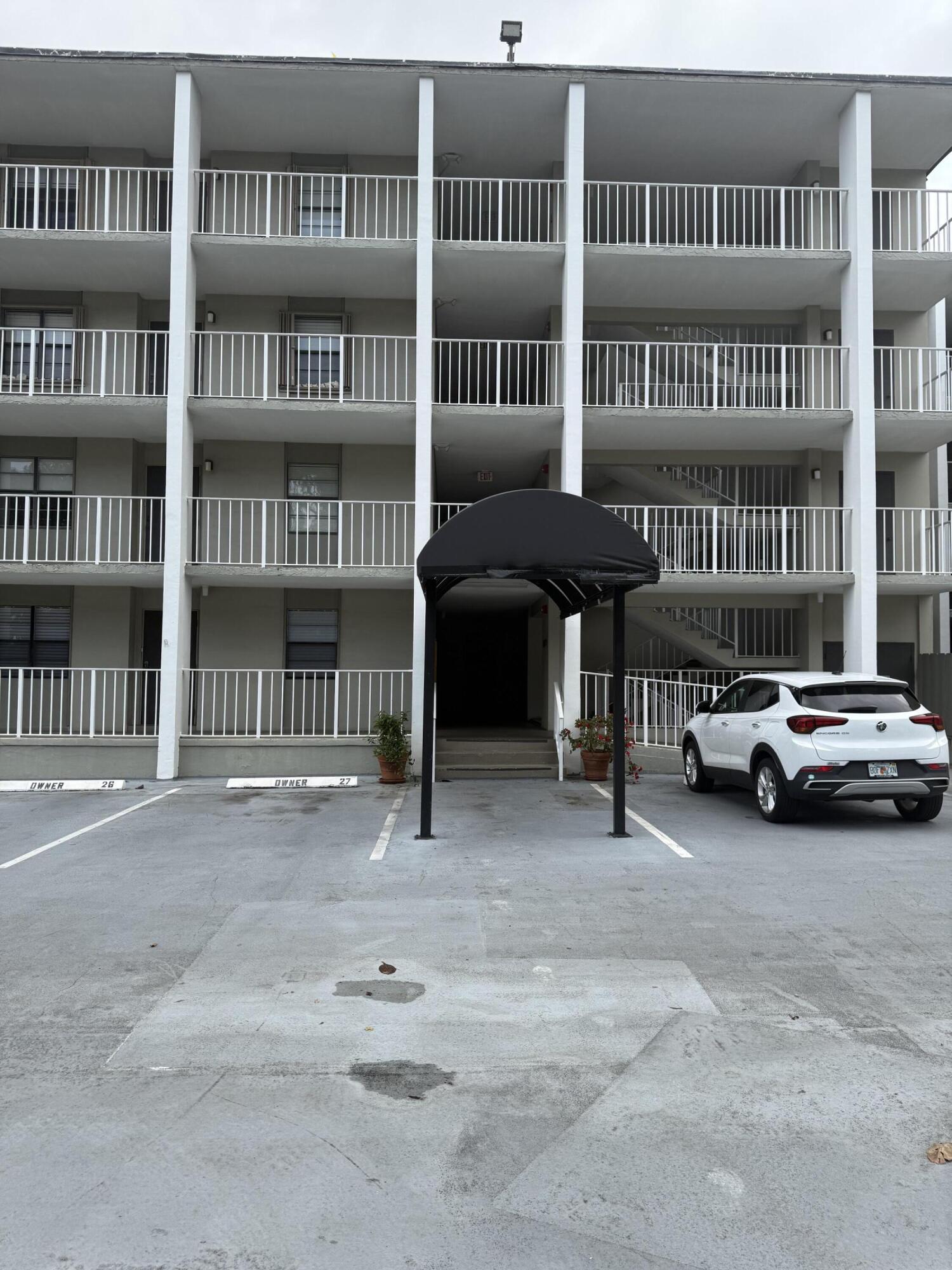 CORINTHIAN GARDENS INC CONDO - Residential