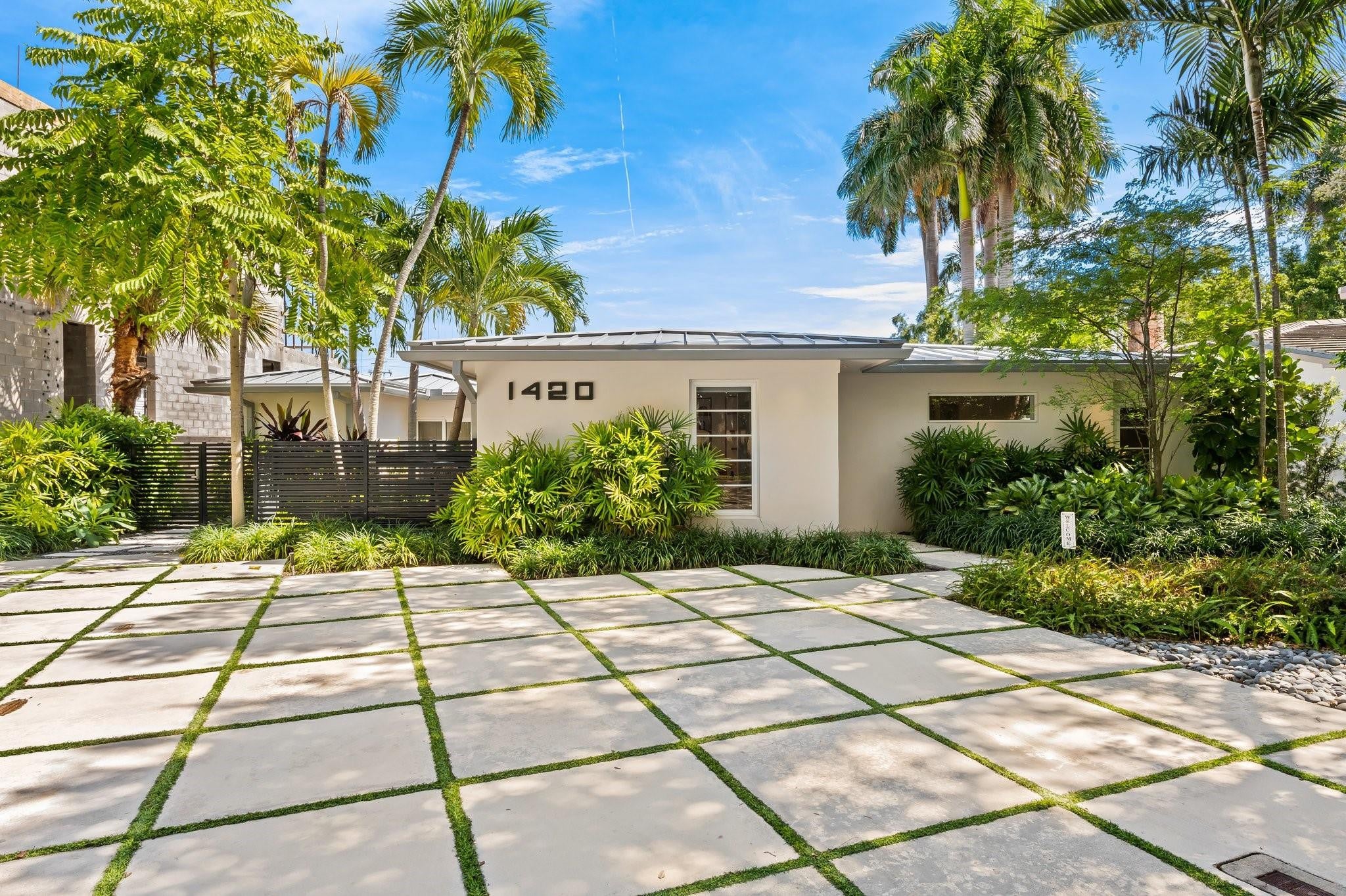 1420 PONCE DE LEON Drive