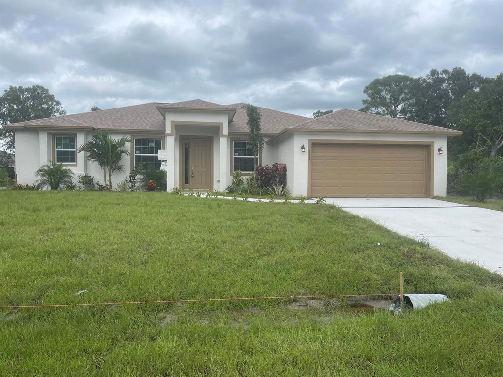 Photo of 373 SW Kane Avenue, Port St Lucie, FL 34953 (MLS # R10925389)