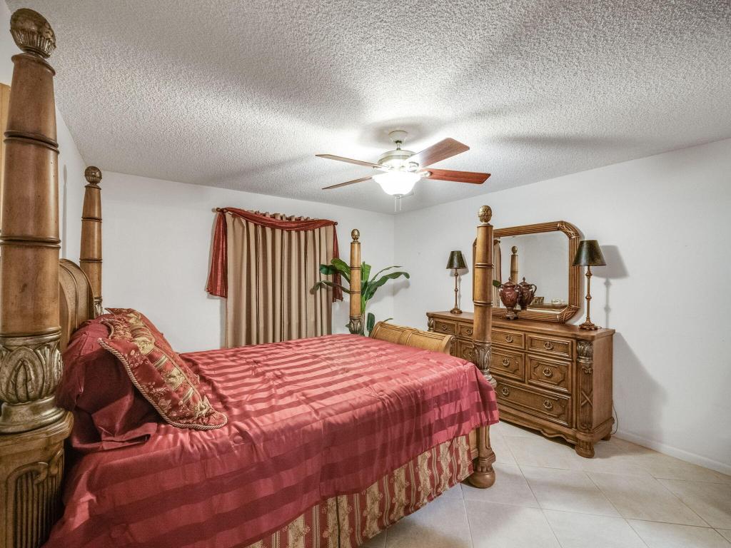 LAKEWOOD AT PALM BEACH CONDO - Residential