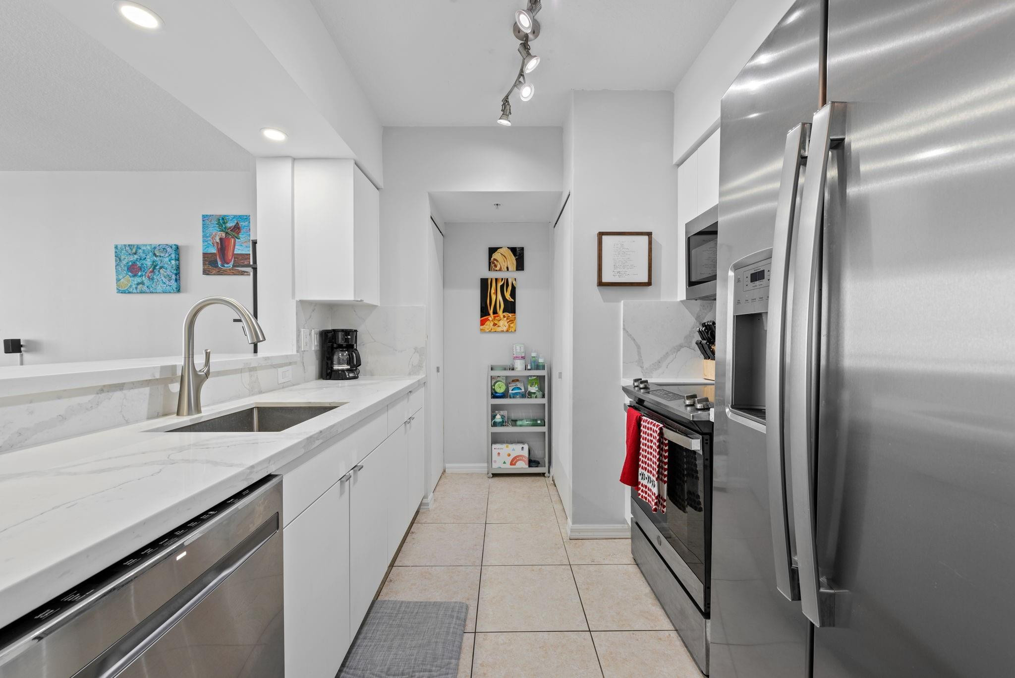 347 N New River Drive 2707