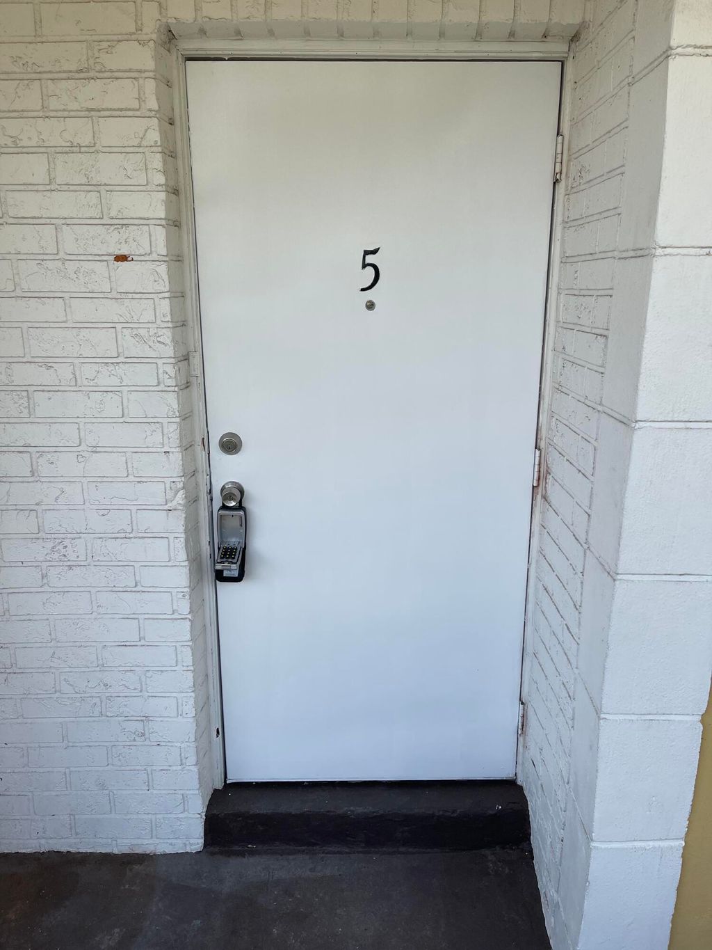 Photo of 440 SE 2nd Avenue #5, Deerfield Beach, FL 33441 (MLS # B26030117)
