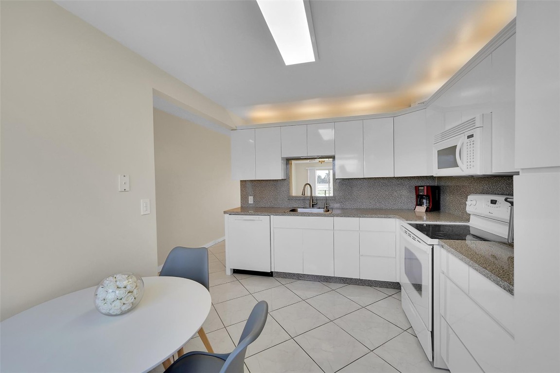 WYNMOOR VILLAGE - Residential